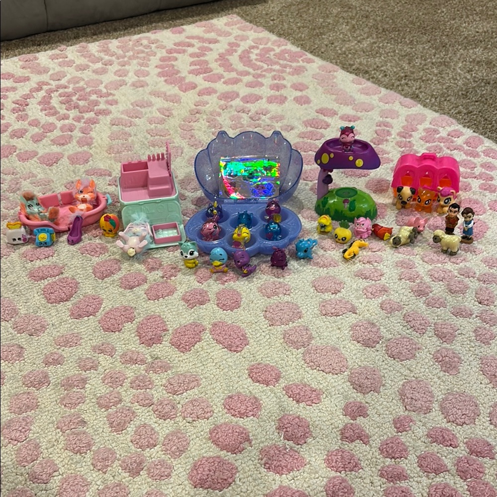 Assorted Toys Lot (Shopkins, Hatchimals, Best furry friends, etc)